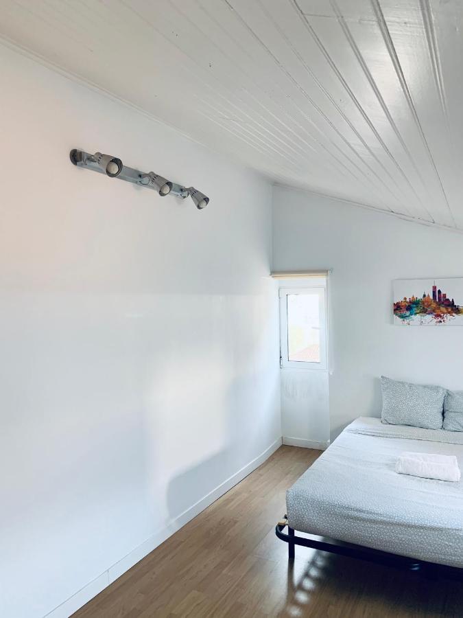 Restelo House Shared Appartment Alges Bagian luar foto
