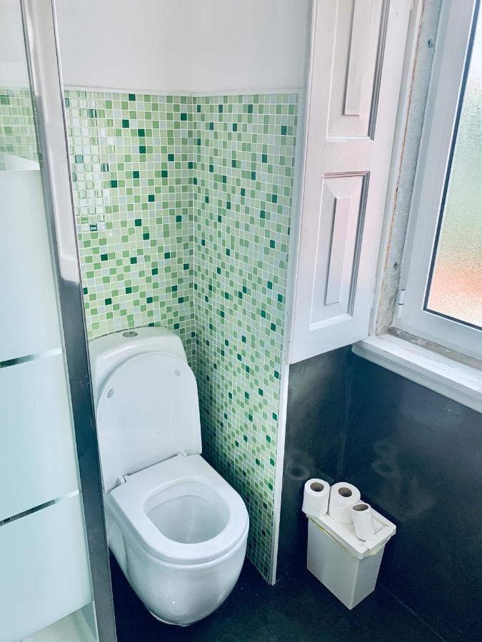 Restelo House Shared Appartment Alges Bagian luar foto
